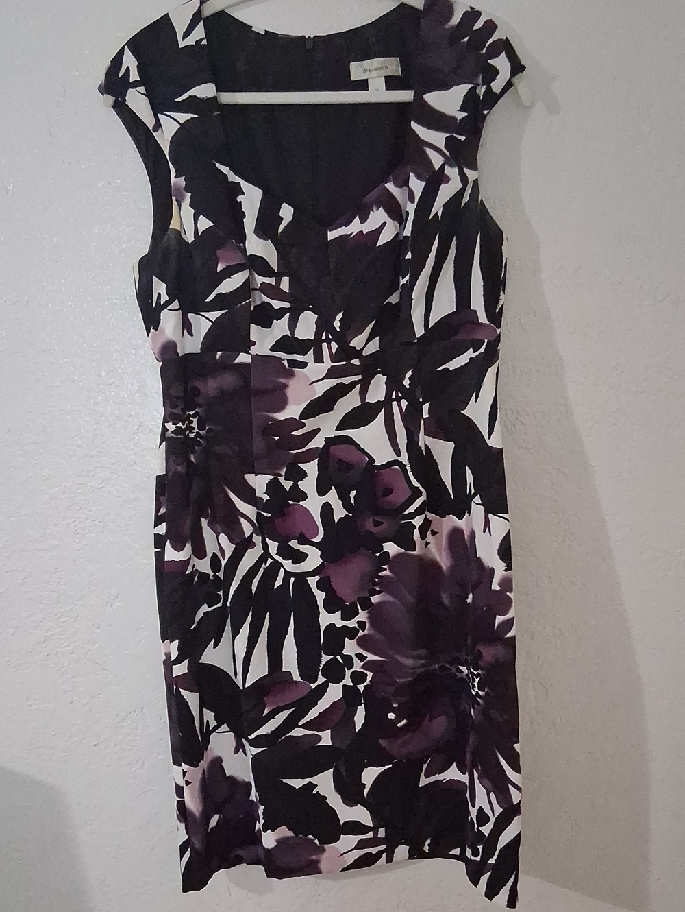 Dress Barn Black, white & Purple fitted zipper round neckline fun Floral Dress